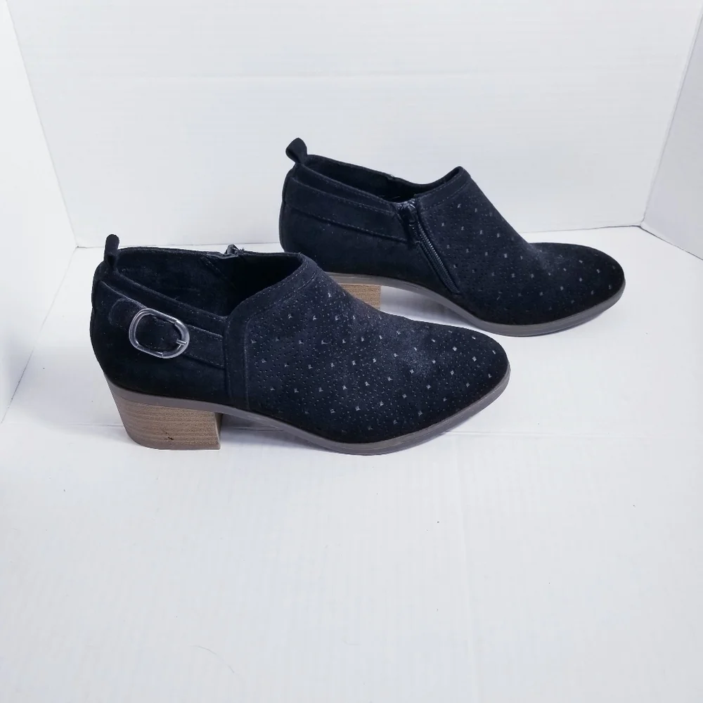SONOMA ANKLE BOOTS WITH SIDE BUCKLE AND INNER ZIPPERS SIZE 8